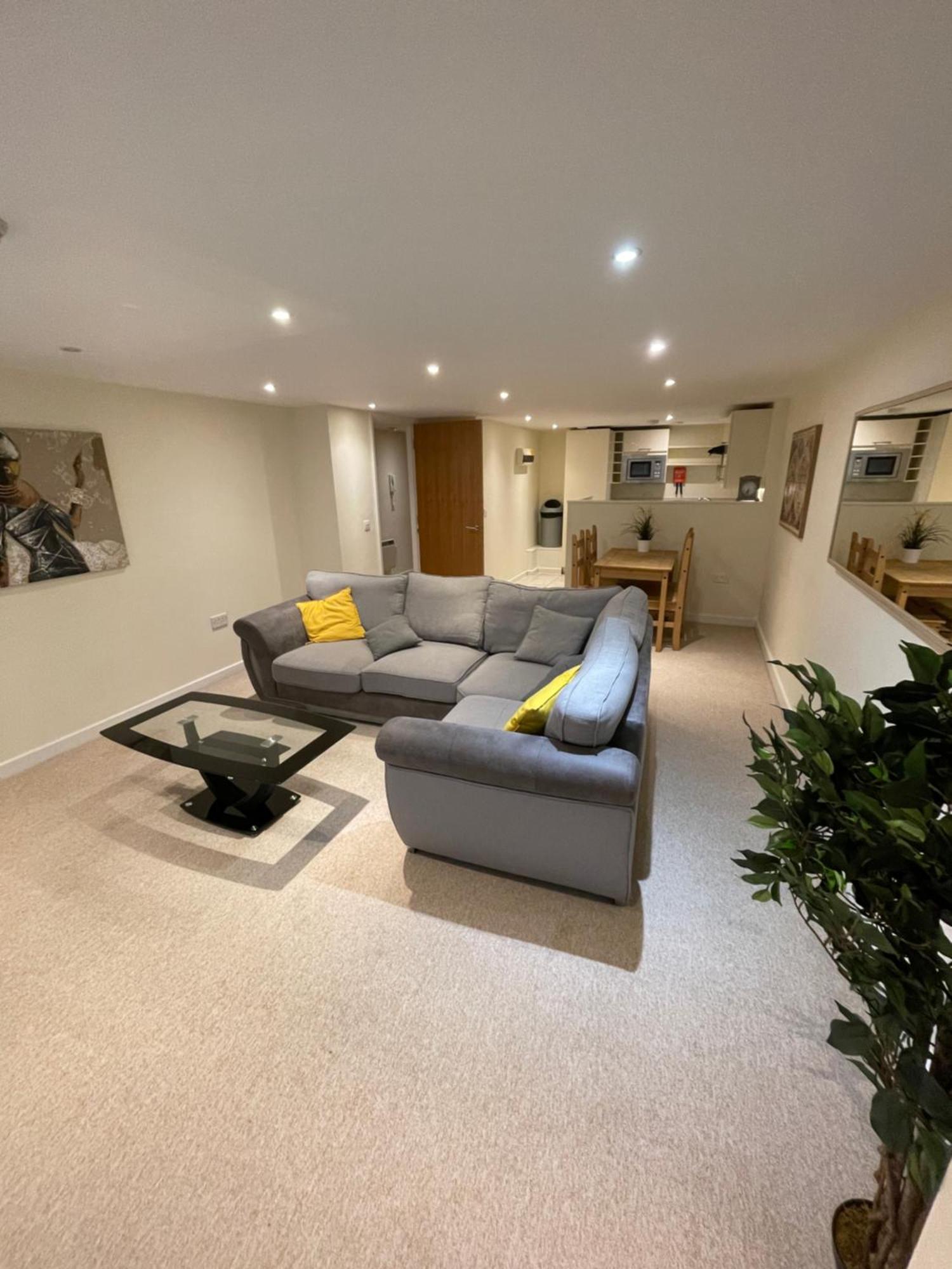 The Paramount, Swindon Luaran gambar