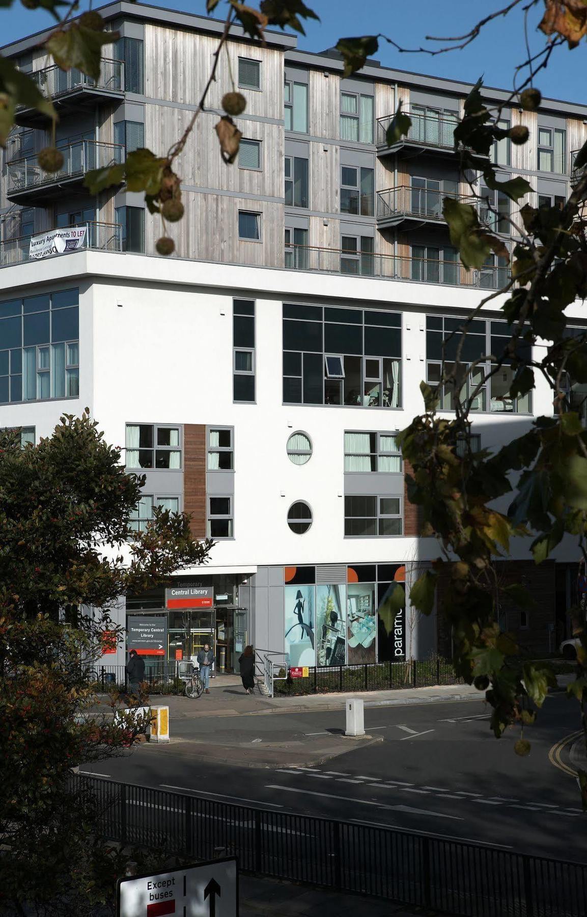 The Paramount, Swindon Luaran gambar