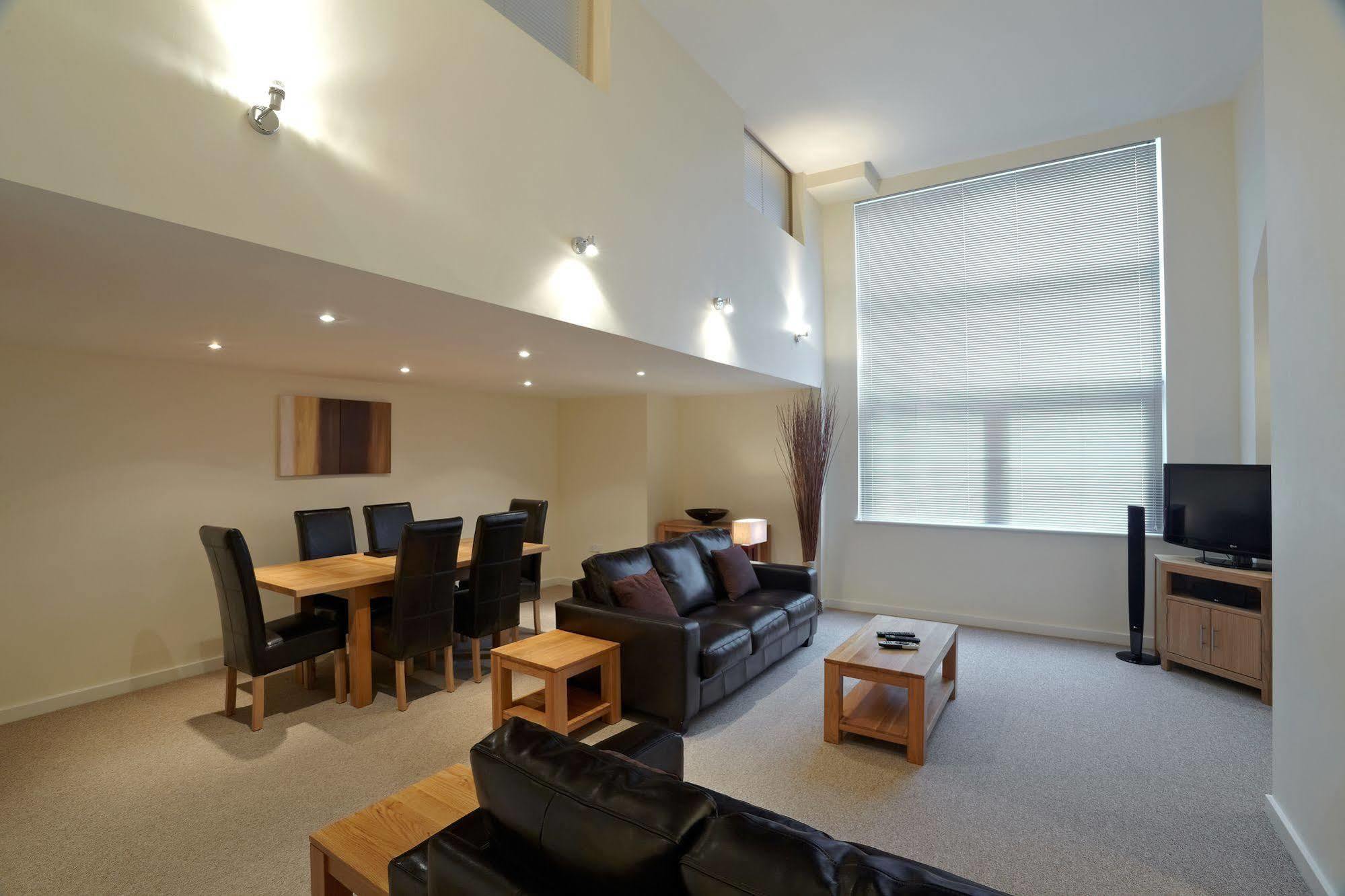 The Paramount, Swindon Luaran gambar